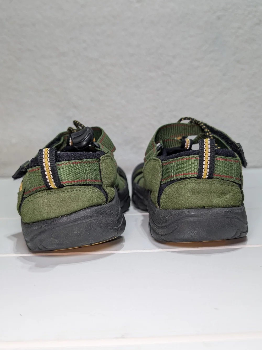 Keen Newport H2 Green Black Closed-Toe Water Shoe Big Kids Sz 3 Beach Hike Play